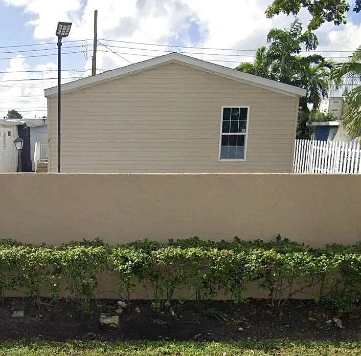 821 SW 1st St