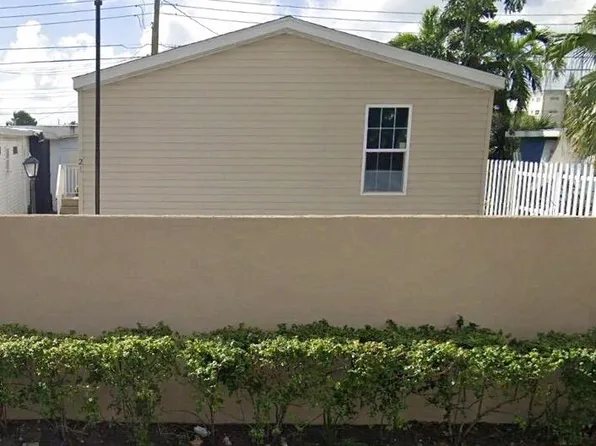 821 SW 1st St, Hallandale Beach, FL 33009