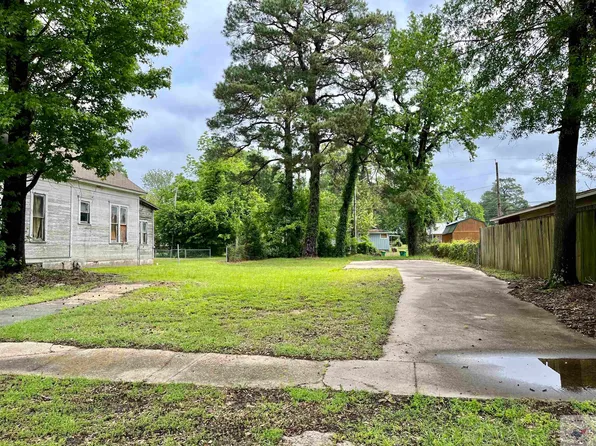 1406 Olive St, Texarkana, TX 75501