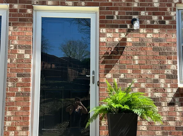 335 Wimbish Dr #337, Danville, VA 24541