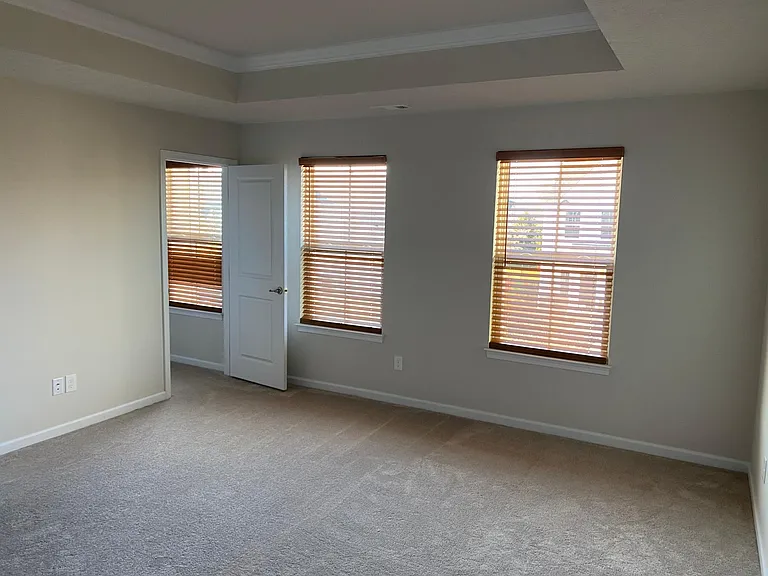 1108 Meadow Run — Photo 8