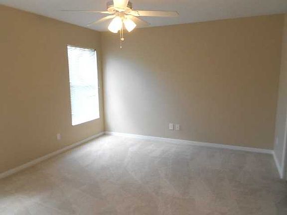 5th image of 8411 Deer Chase Dr
