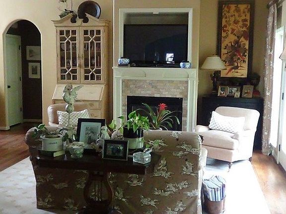 Great Room, looking from kitchen area
