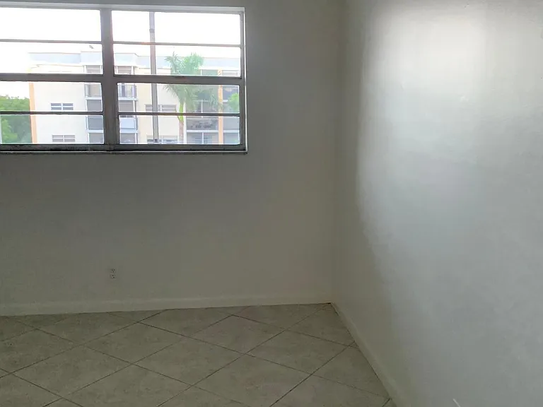 220 SW 9th Ave #420 — Photo 6