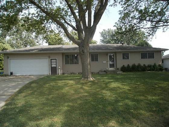 1st image of 215 Crestwood Ave