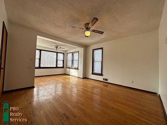 3rd image of 3201 Harriet Ave #2