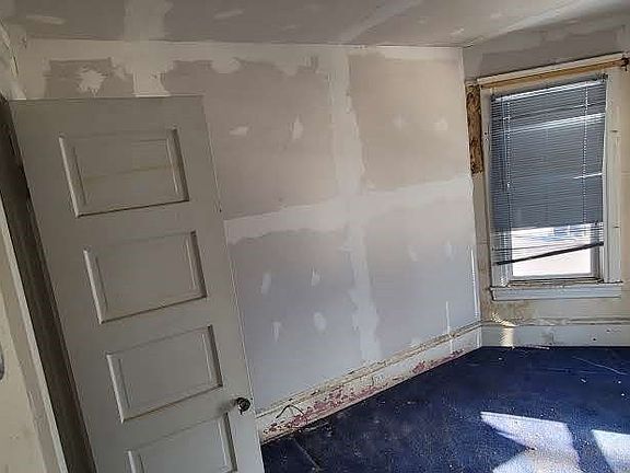 5th image of 1524 E 82nd St