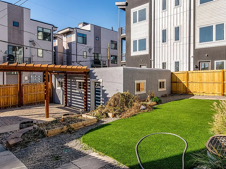 1265 N Stuart St — Photo 20