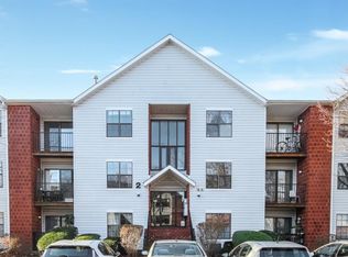 18 Malvern Way, Edison, NJ 08817