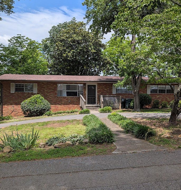 1st image of 319 Walsh Rd APT B