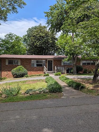 319 Walsh Rd #B Photo 1