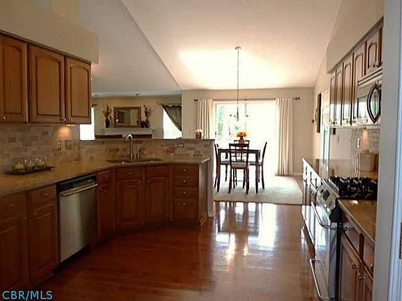 2nd image of 4027 Essex Ct