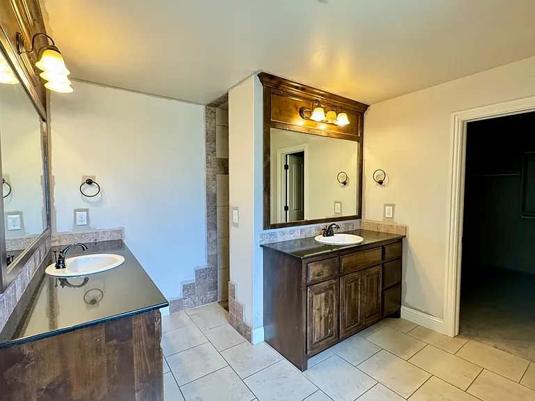 17225 Ridgewood Dr — Photo 36