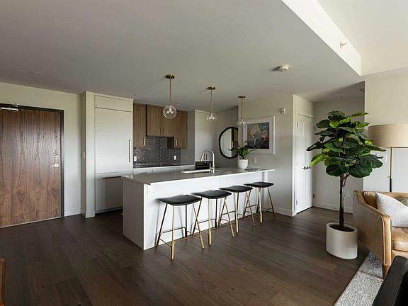4th image of 102 N Scenic Dr N #303