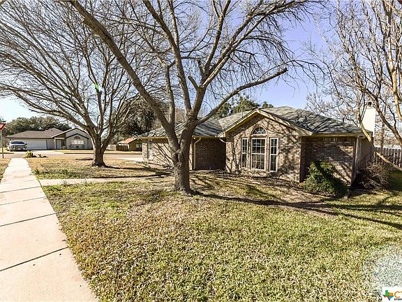 2nd image of 608 Clara Dr