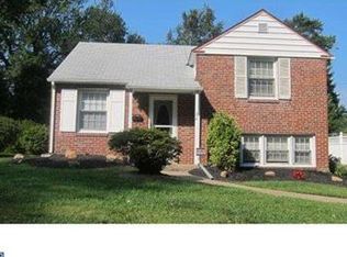 26 N Malin Rd, Broomall, PA 19008