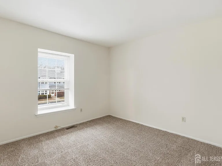 374 Aldeburgh Ave — Photo 3