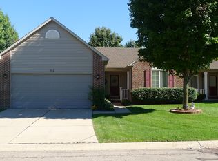 511 Redmaple Ln, Brighton, MI 48116