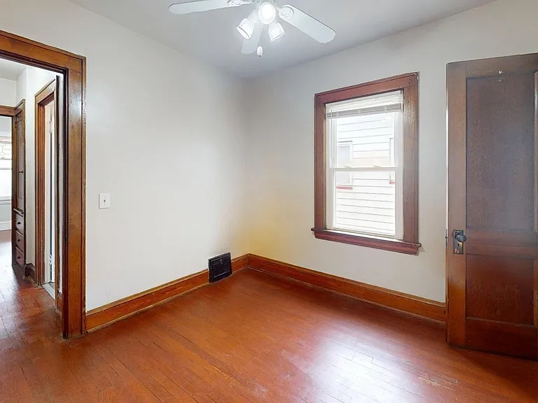 9715 Plymouth Ave — Photo 15