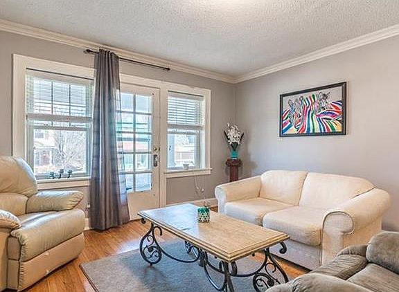 3rd image of 305 E 43rd St APT 1W