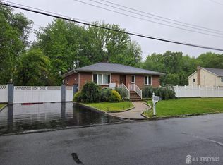 301 Matchaponix Rd, Jamesburg, NJ 08831