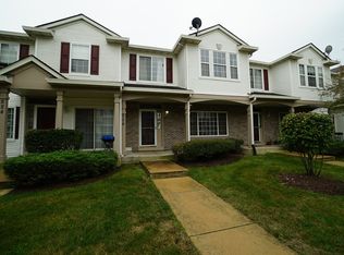 826 County Line Rd, Aurora, IL 60502