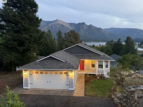 438 NW Roselawn St, Stevenson, WA 98648
