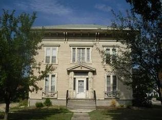 319 Somonauk St, Sycamore, IL 60178
