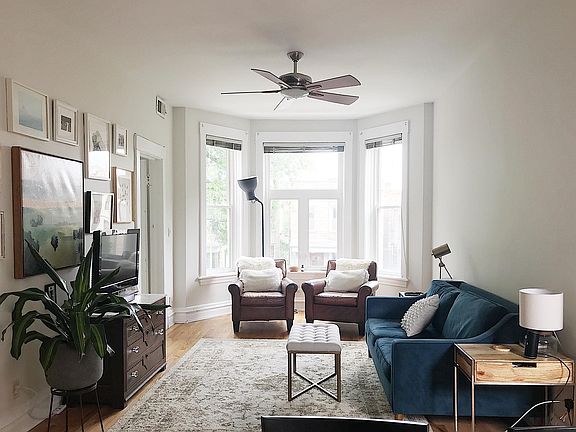 3rd image of 2626 N Francisco Ave #2