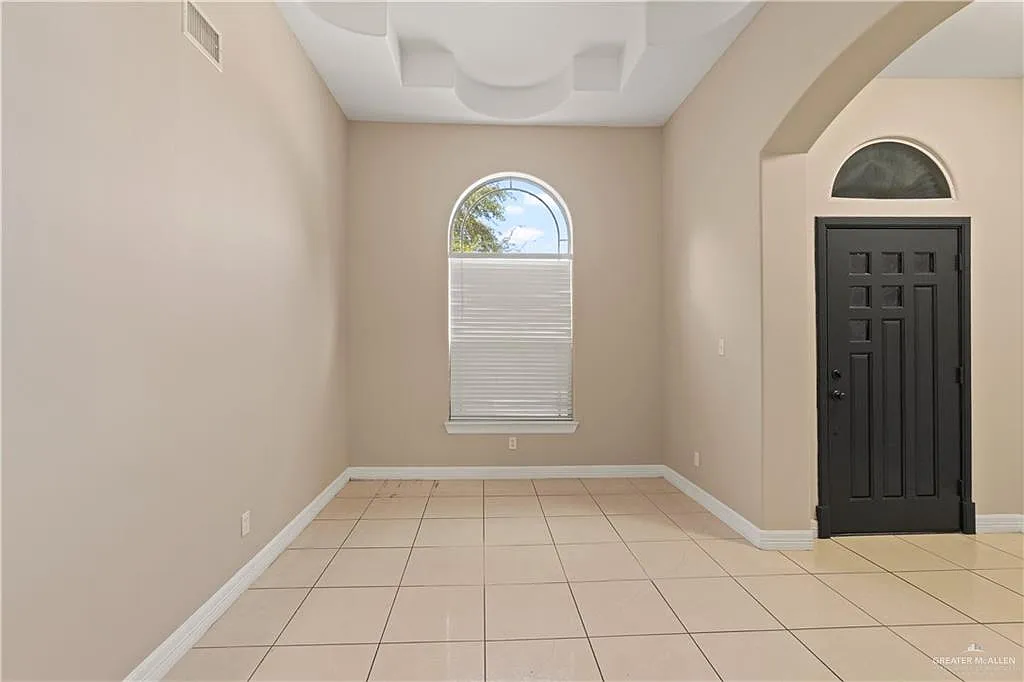 3 bed, 2.0 bath, 1552 sqft, $1,950 — Photo 4