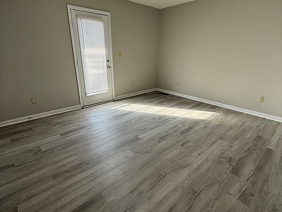 4th image of 247 Centennial Dr #2
