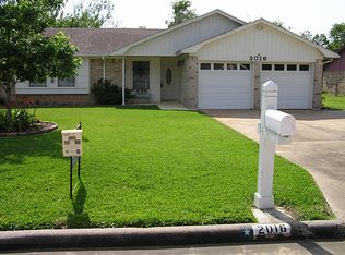 2016 Hamilton St, Rosenberg, TX 77471