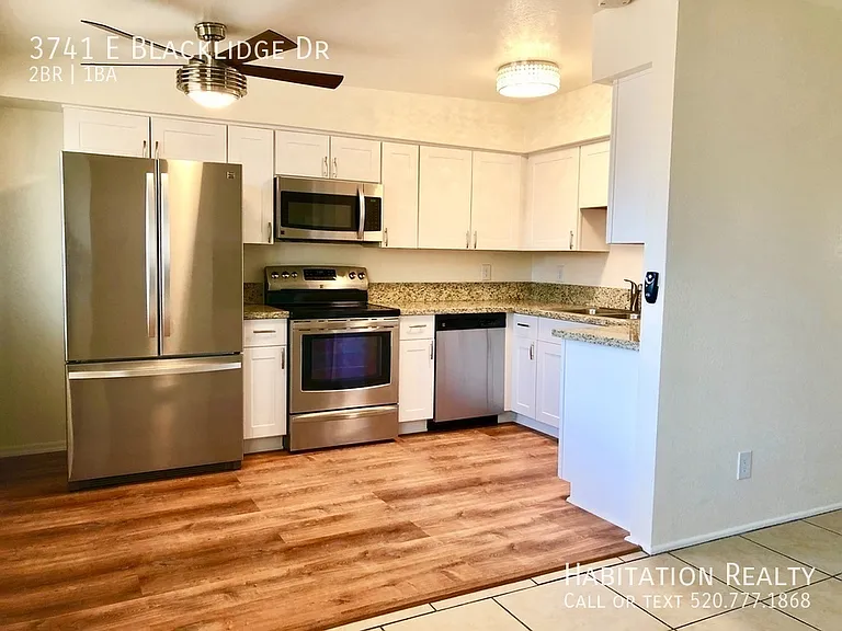 3741 E Blacklidge Dr — Photo 1