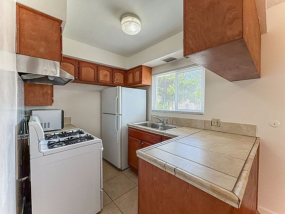 4th image of 4055 Lafayette Pl #1