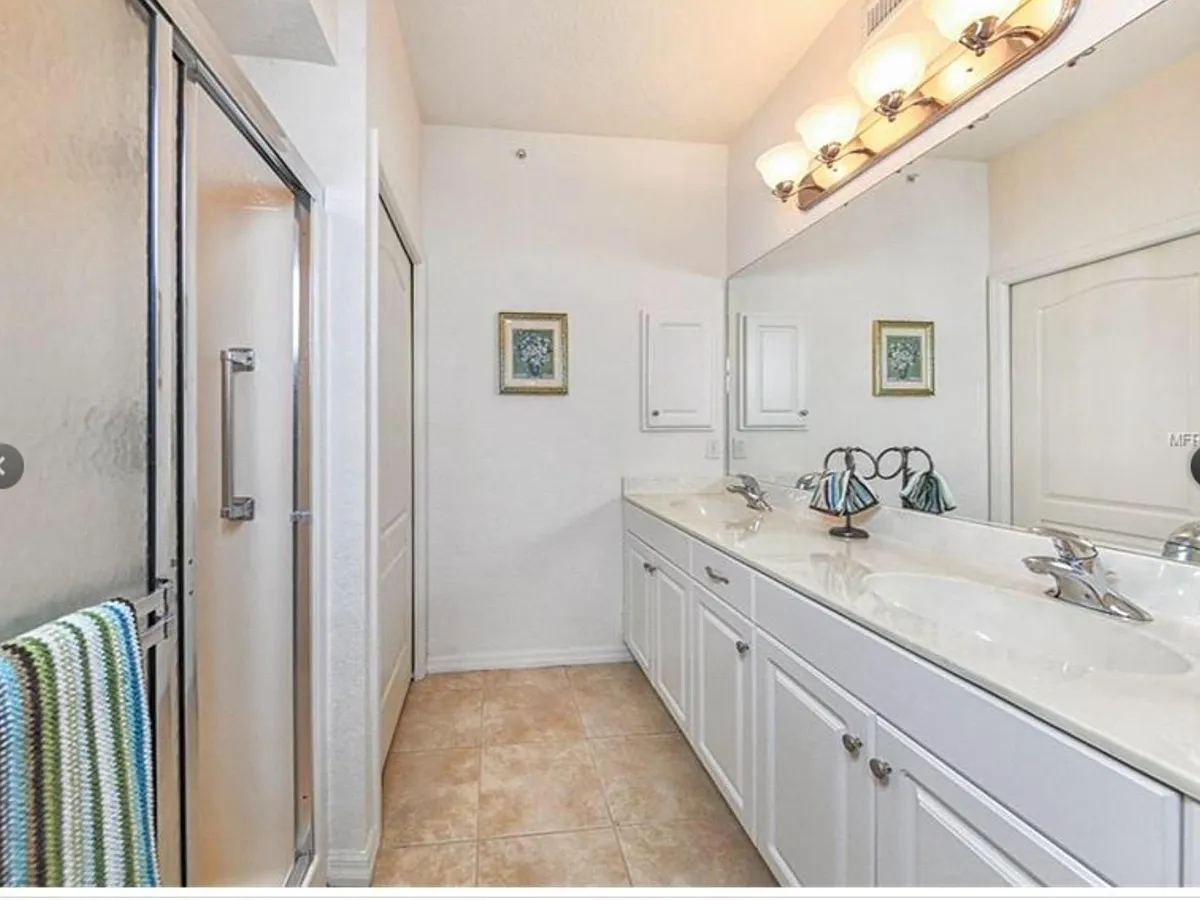 Building Photo - 4200 Vicenza Dr