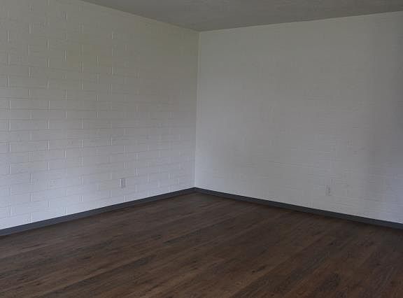 3rd image of 315 Oak St APT 4