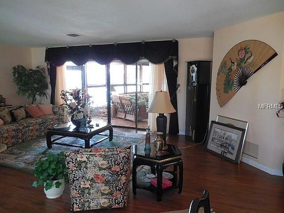 4th image of 316 Oakwood Cir