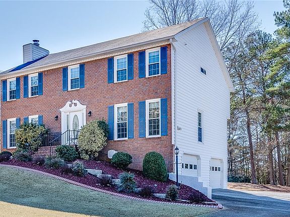 2nd image of 1385 Drakie Ct