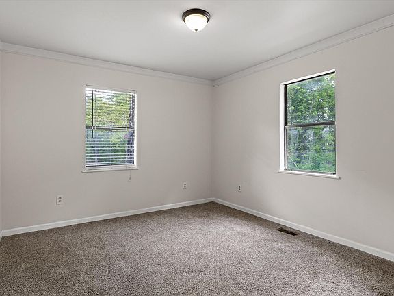 5th image of 10930 Meadowview Rd
