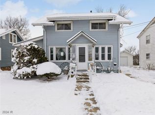 1315 Ridgeway Dr, Newton, IA 50208