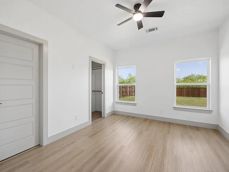 3405 Preston Club Dr — Photo 9