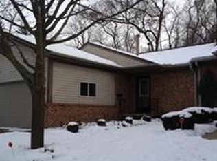 954 Moore Dr, Chelsea, MI 48118