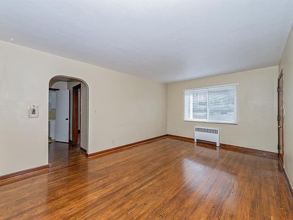 3rd image of 3530 Hazelwood Ave