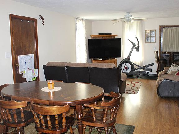 2nd image of 730 Loveless St