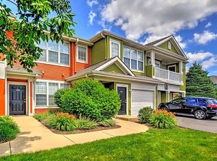 2808 Kilburne Ln, Naperville, IL 60564