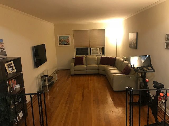 2nd image of 6911 Yellowstone Blvd #B 40