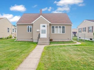 1115 12th St S, Virginia, MN 55792