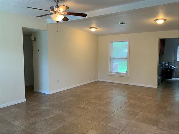 3rd image of 10381 Kumquat Ln