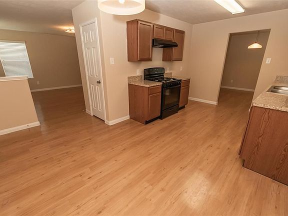 3rd image of 24032 Gibbs Bend Ct