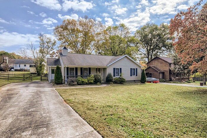 1st image of 224 Hughey Dr